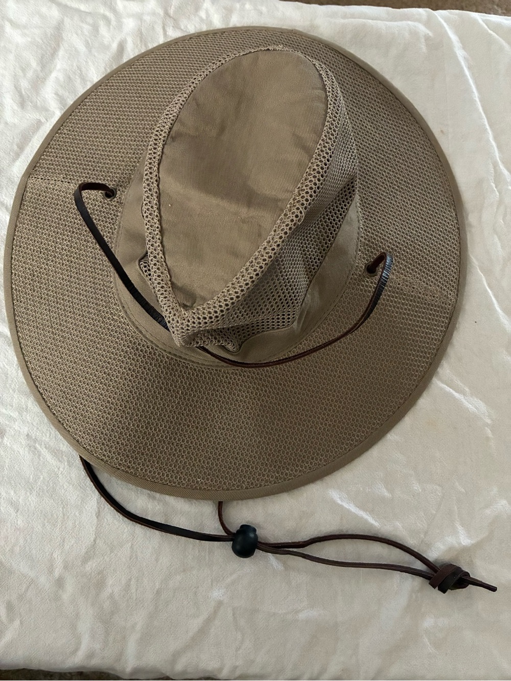 Duluth Trading Co. Sunhat Vented breathable Wide-Brim Sun Hat Taupe W/ Leather